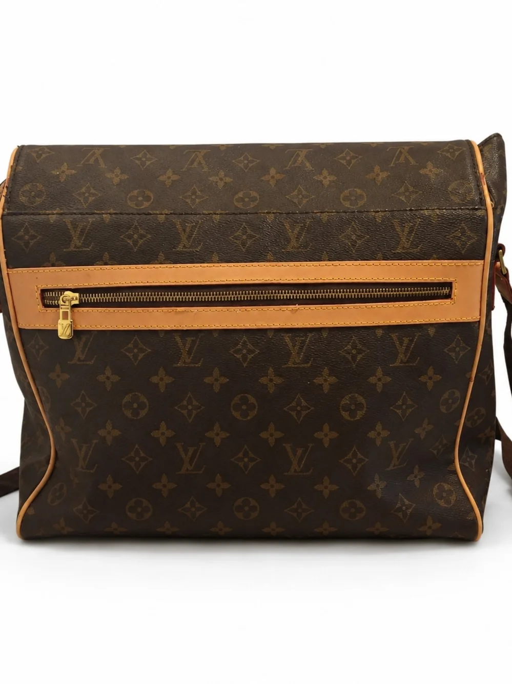 2004 Louis Vuitton Messenger Bag.